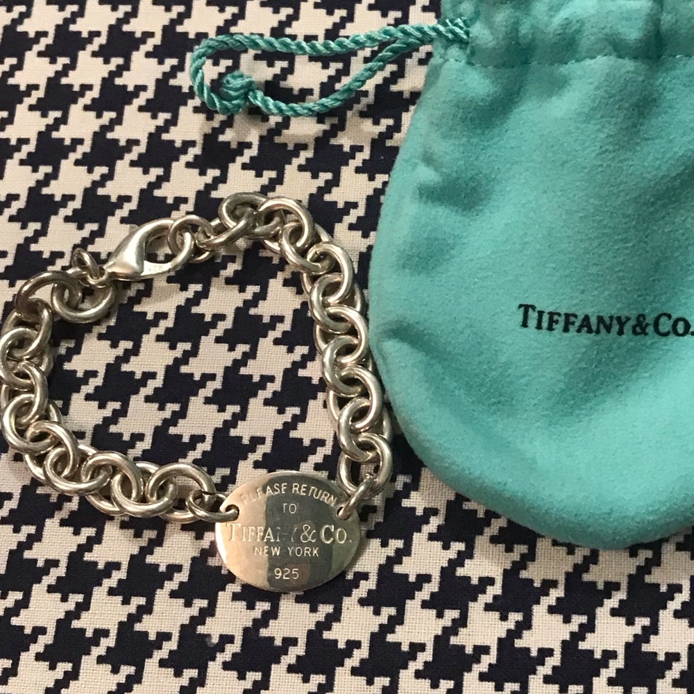 Return to Tiffany & Co. oval bracelet
